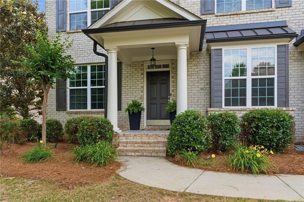 6 bedroom, 4 bathroom, 4,585 sq ft single family residence for sale at 2855 Etienne Lane, Cumming, GA 30041 — photo 3