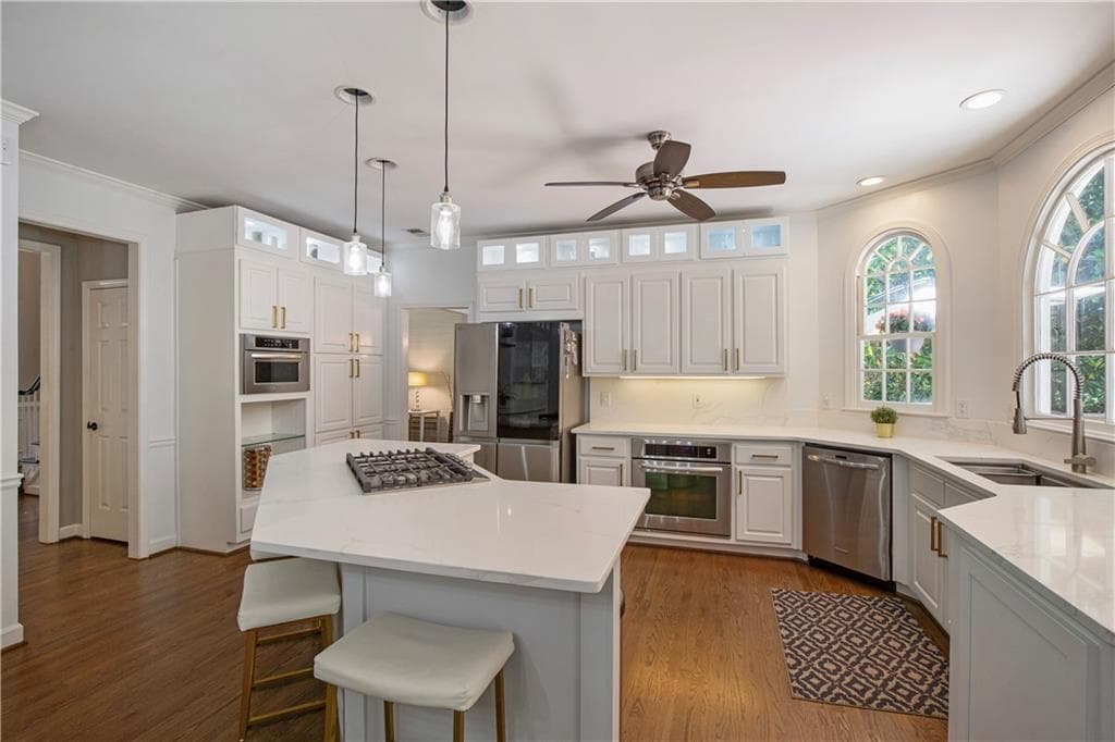 6 bedroom, 4 bathroom, 4,227 sq ft single family residence under contract at 2070 Linkside Drive, Alpharetta, GA 30005 — photo 6