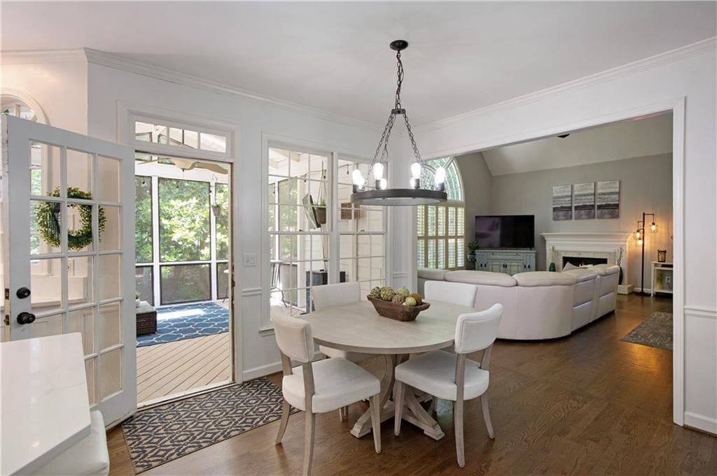 6 bedroom, 4 bathroom, 4,227 sq ft single family residence under contract at 2070 Linkside Drive, Alpharetta, GA 30005 — photo 9