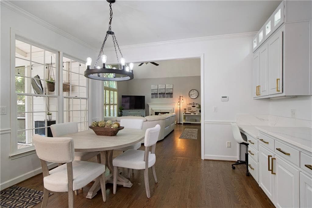 6 bedroom, 4 bathroom, 4,227 sq ft single family residence under contract at 2070 Linkside Drive, Alpharetta, GA 30005 — photo 10