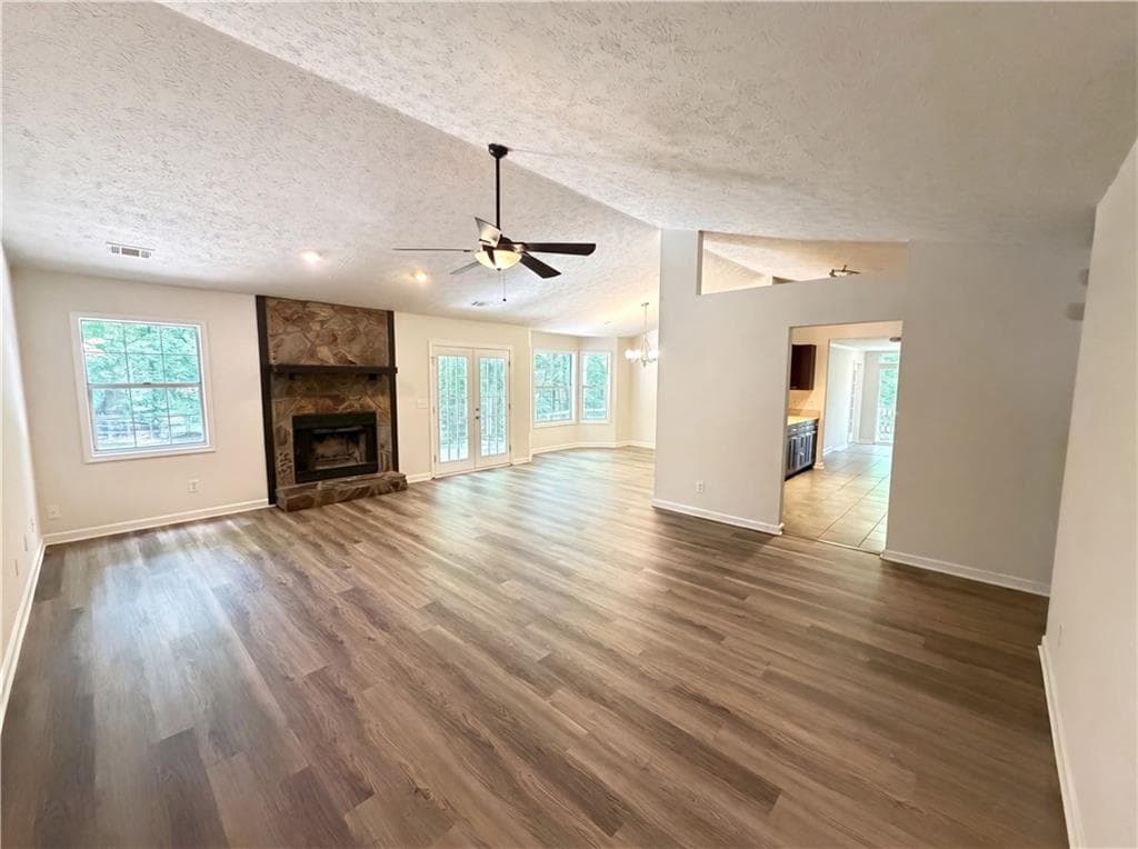 4 bedroom, 2 bathroom, 1,957 sq ft single family residence under contract at 1121 Canvas Back Drive, Woodstock, GA 30189 — photo 4