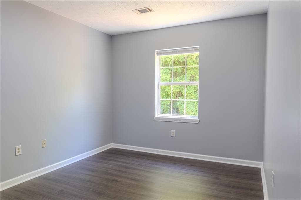 2 bedroom, 2 bathroom, 1,090 sq ft single family residence under contract at 53 Washington Drive, Forsyth, GA 31029 — photo 9