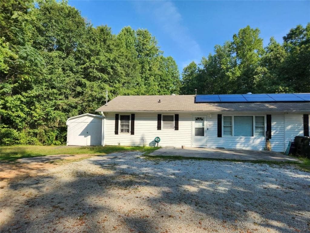 triplex for sale at 389 Collins Road, Toccoa, GA 30577