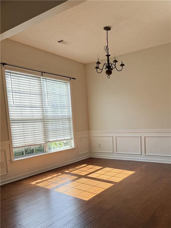 3 bedroom, 3 bathroom, 1,370 sq ft townhouse for sale at 2787 Ashleigh Lane, Alpharetta, GA 30004 — photo 3