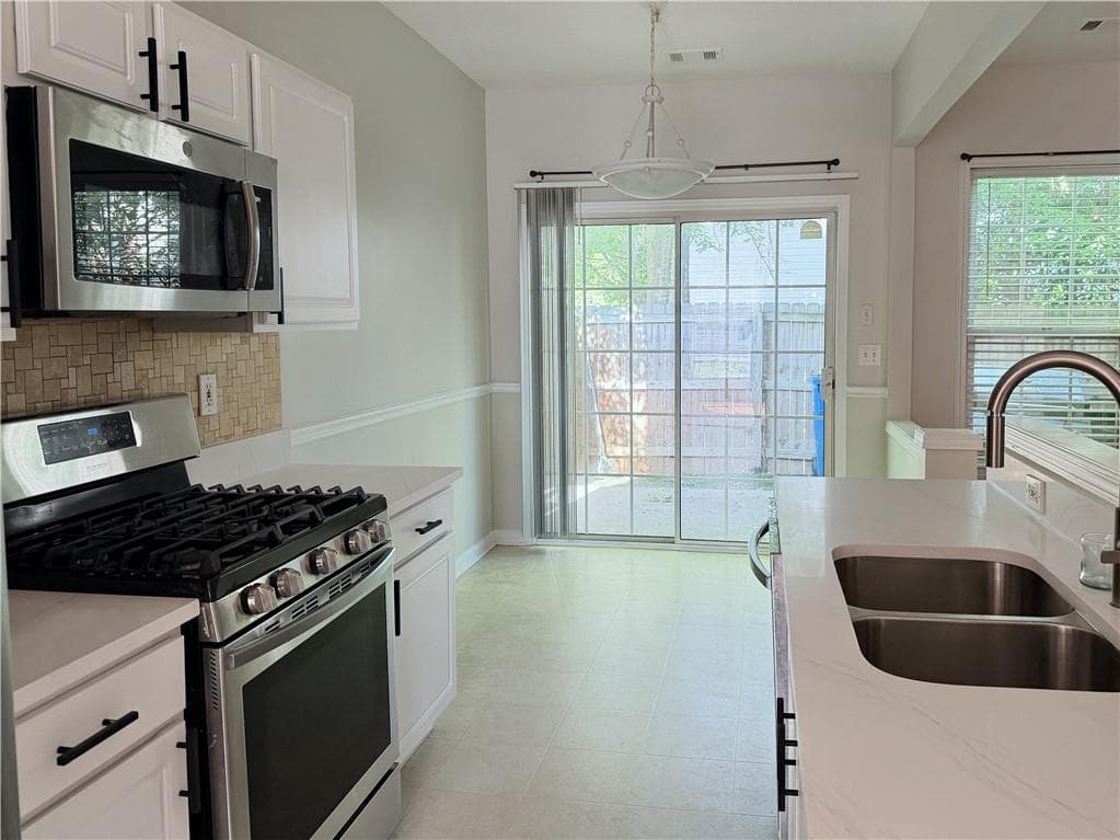 3 bedroom, 3 bathroom, 1,370 sq ft townhouse for sale at 2787 Ashleigh Lane, Alpharetta, GA 30004 — photo 7