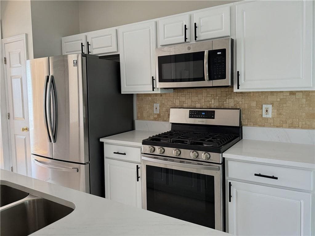 3 bedroom, 3 bathroom, 1,370 sq ft townhouse for sale at 2787 Ashleigh Lane, Alpharetta, GA 30004 — photo 9