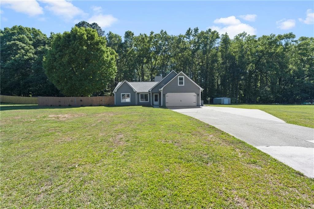 4 bedroom, 2 bathroom, 1,809 sq ft single family residence for sale at 1768 Floye Drive, Loganville, GA 30052 — photo 3
