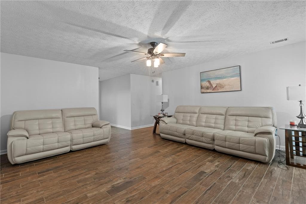 4 bedroom, 2 bathroom, 1,809 sq ft single family residence for sale at 1768 Floye Drive, Loganville, GA 30052 — photo 6