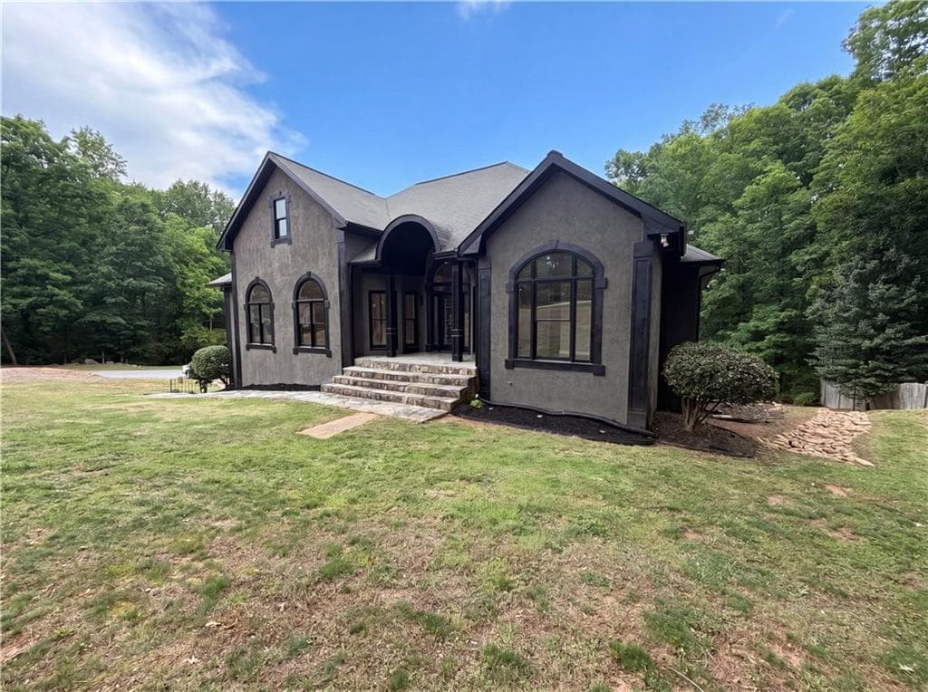 4 bedroom, 3 bathroom, 4,566 sq ft single family residence under contract at 15 Navaho Lane, Sharpsburg, GA 30277 — photo 2