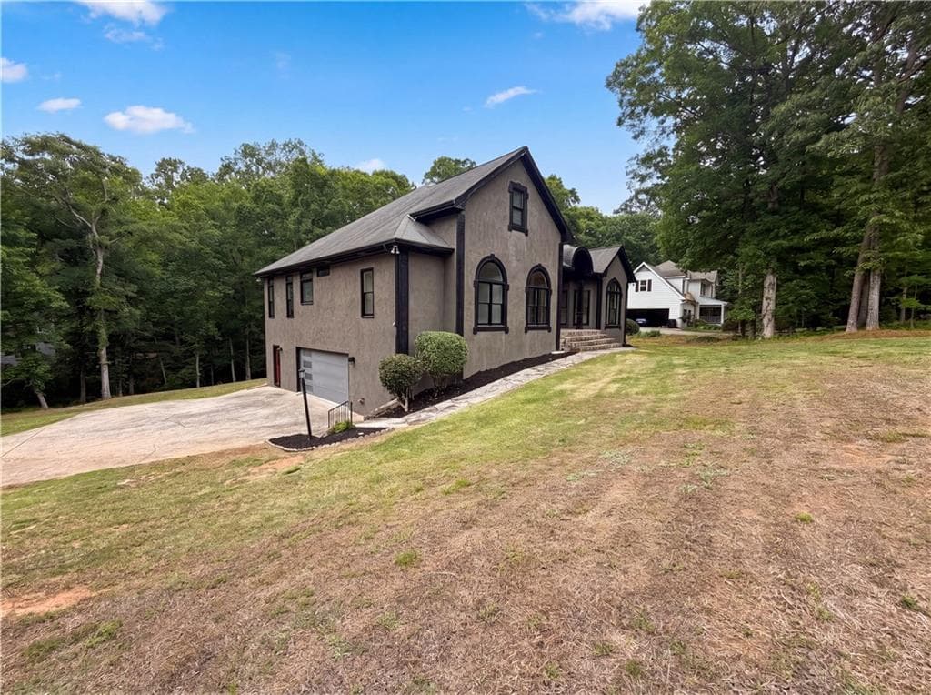 4 bedroom, 3 bathroom, 4,566 sq ft single family residence under contract at 15 Navaho Lane, Sharpsburg, GA 30277 — photo 3