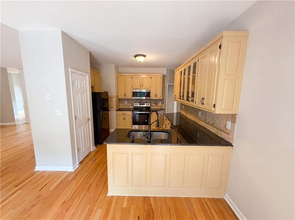 4 bedroom, 3 bathroom, 4,566 sq ft single family residence under contract at 15 Navaho Lane, Sharpsburg, GA 30277 — photo 7
