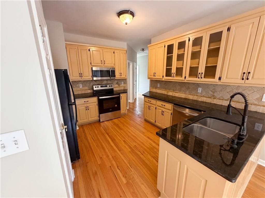 4 bedroom, 3 bathroom, 4,566 sq ft single family residence under contract at 15 Navaho Lane, Sharpsburg, GA 30277 — photo 9