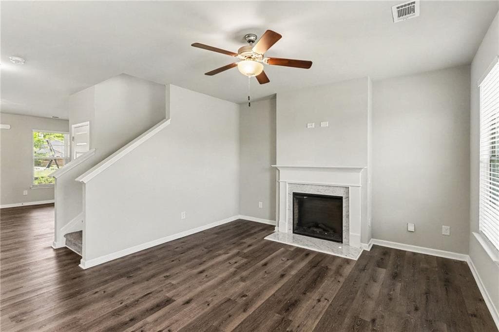 4 bedroom, 3 bathroom, 2,269 sq ft single family residence under contract at 105 Mcentyre Court, Calhoun, GA 30701 — photo 5