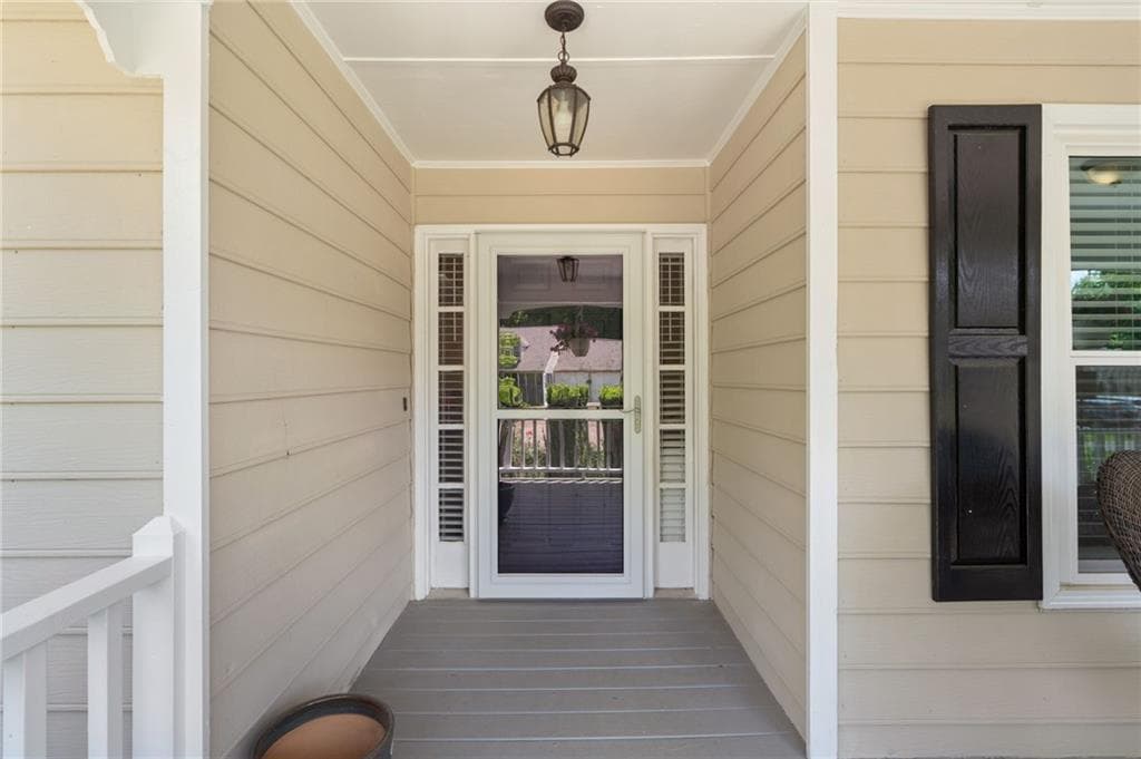 4 bedroom, 3 bathroom, 2,024 sq ft single family residence for sale at 304 Rose Creek Way, Woodstock, GA 30189 — photo 4