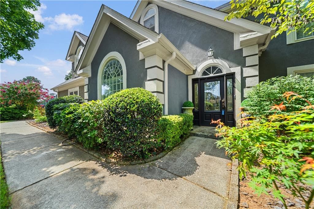 4 bedroom, 3 bathroom, 3,024 sq ft single family residence for sale at 931 New Bedford Drive, Marietta, GA 30068