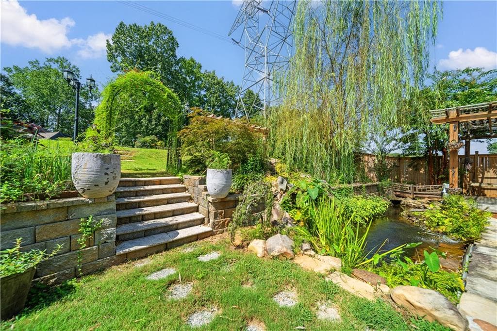 4 bedroom, 3 bathroom, 3,024 sq ft single family residence for sale at 931 New Bedford Drive, Marietta, GA 30068 — photo 8