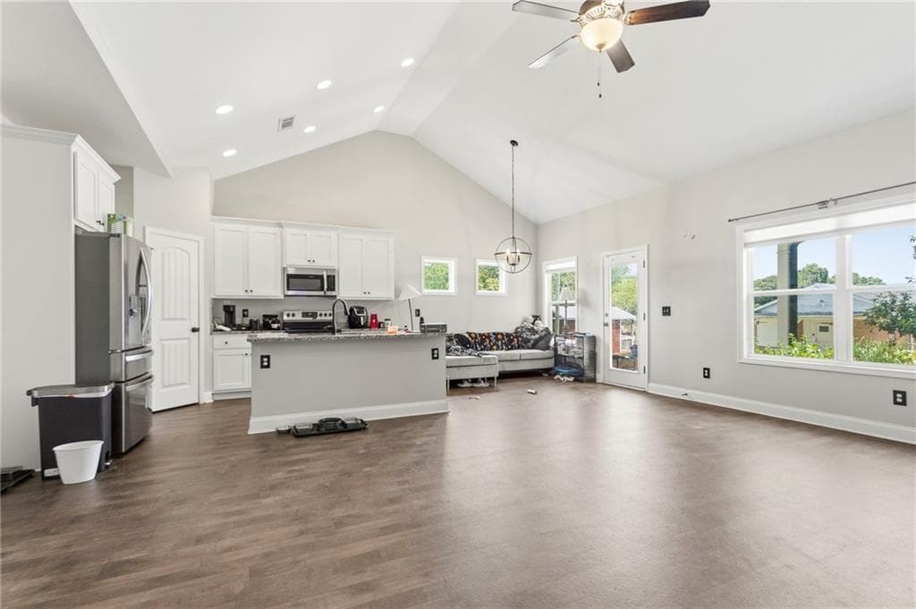 3 bedroom, 2 bathroom, 1,684 sq ft single family residence for sale at 47 Hoke Street, Maysville, GA 30558 — photo 5