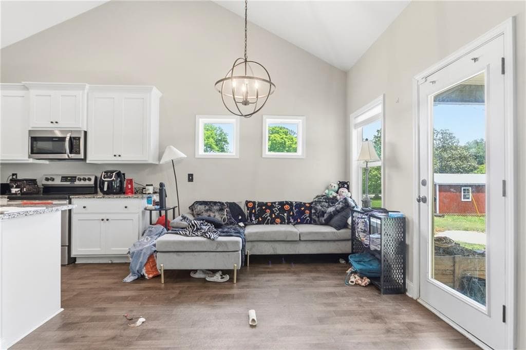 3 bedroom, 2 bathroom, 1,684 sq ft single family residence for sale at 47 Hoke Street, Maysville, GA 30558 — photo 7