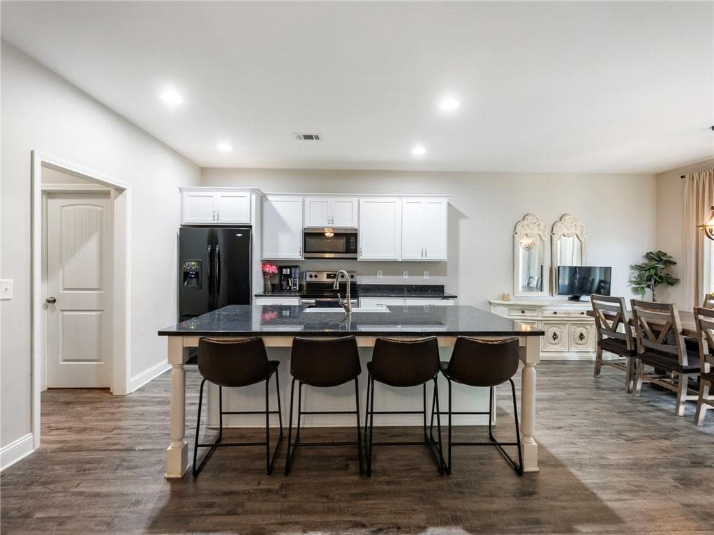 4 bedroom, 3 bathroom, 2,255 sq ft single family residence for sale at 6357 Woodland Station Drive, Lula, GA 30554 — photo 7