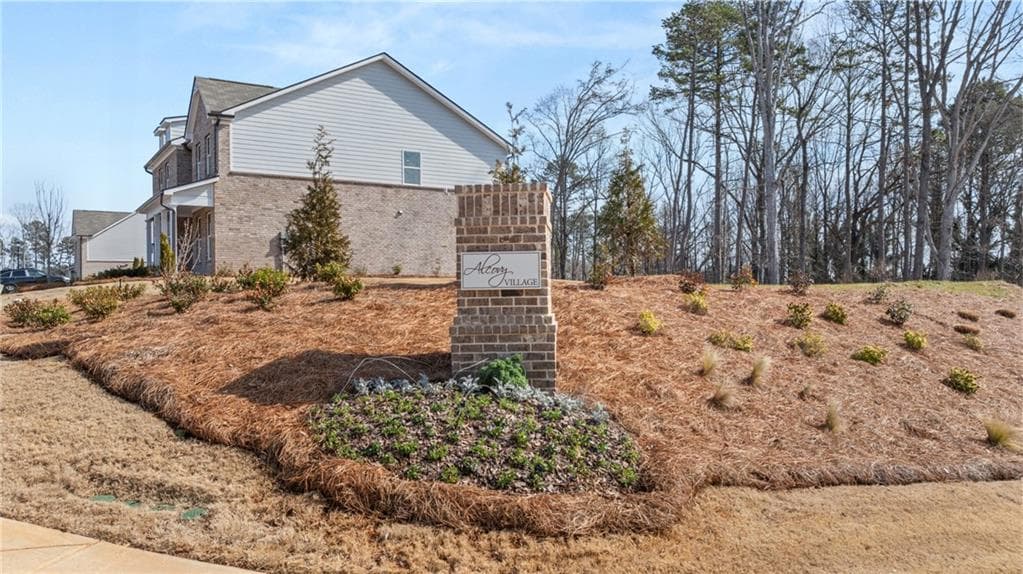 5 bedroom, 4 bathroom, 2,892 sq ft single family residence for sale at 792 Ellis Spring Way, Lawrenceville, GA 30045 — photo 2