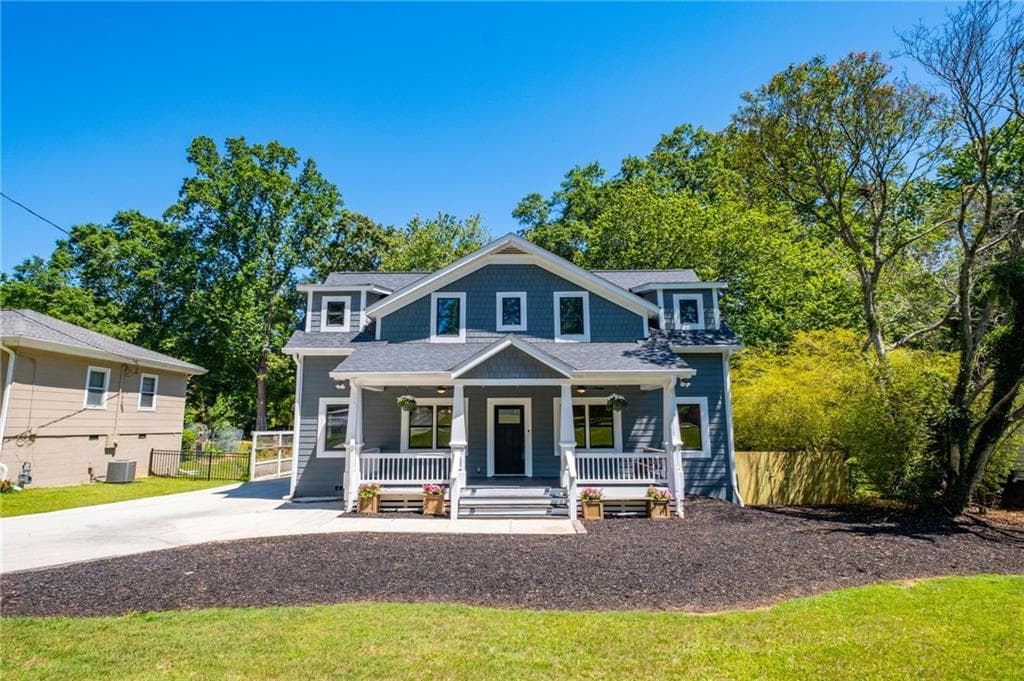 4 bedroom, 3 bathroom, 2,376 sq ft single family residence for sale at 2260 Wallace Drive, Chamblee, GA 30341 — photo 3