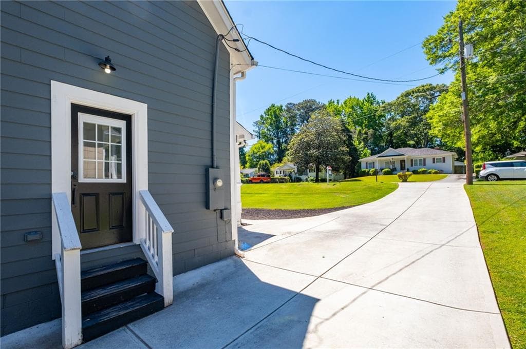 4 bedroom, 3 bathroom, 2,376 sq ft single family residence for sale at 2260 Wallace Drive, Chamblee, GA 30341 — photo 6