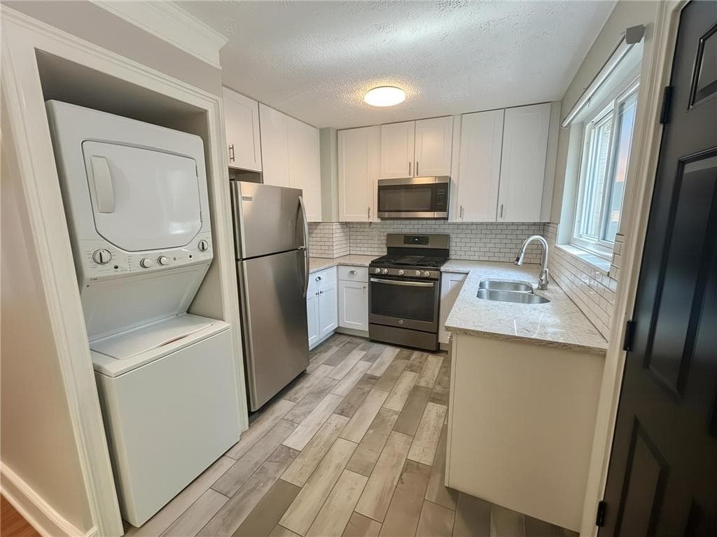 2 bedroom, 1 bathroom, 864 sq ft townhouse for rent at 411 Tenth Street 7, Atlanta, GA 30309 for $2,100 a month — photo 4