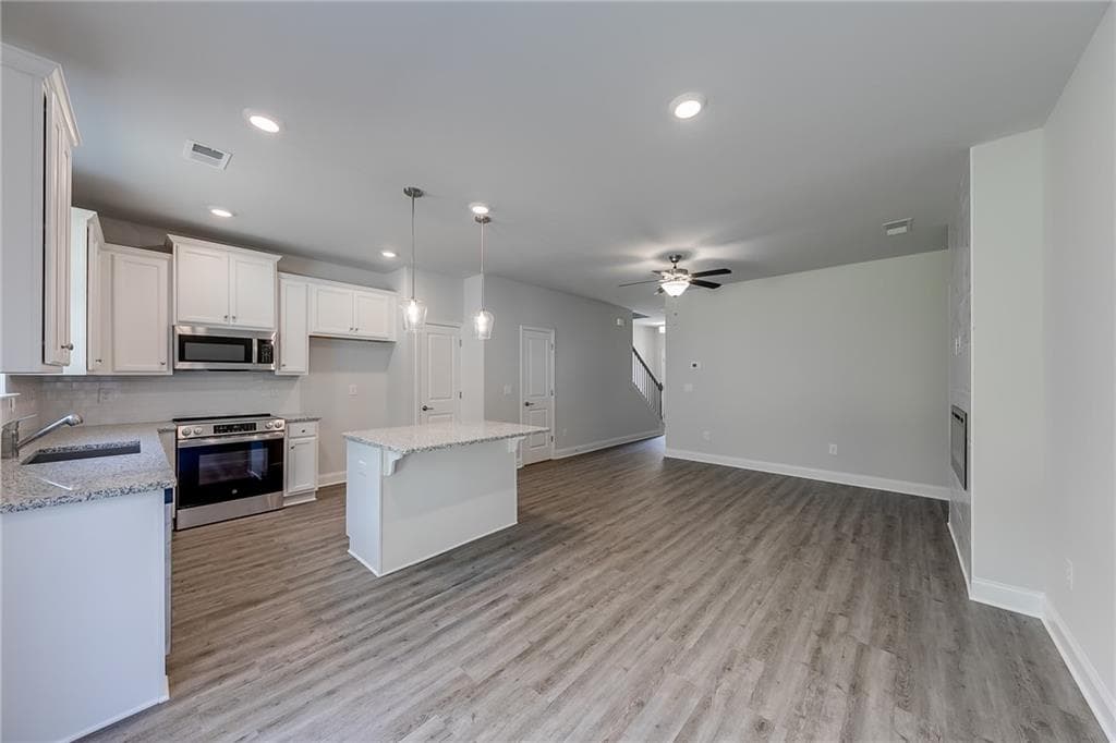 3 bedroom, 3 bathroom, 1,384 sq ft townhouse under contract at 119 Greenview Lot 1303 Court, Homer, GA 30547 — photo 9
