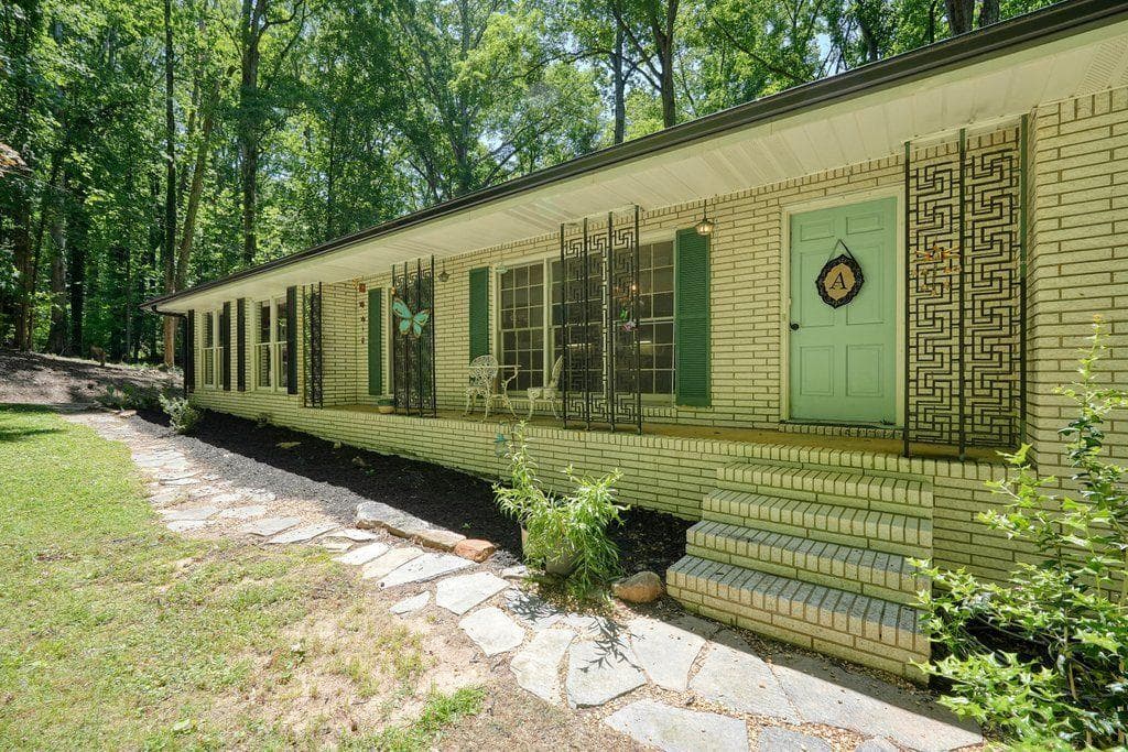 3 bedroom, 2 bathroom, 1,860 sq ft single family residence for sale at 285 Hembredge Drive, Canton, GA 30115 — photo 3