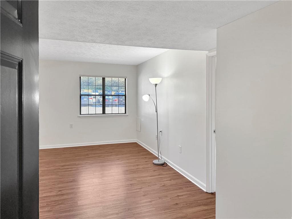 1 bedroom, 1 bathroom, 700 sq ft condominium under contract at 475 Mount Vernon Highway C131, Atlanta, GA 30328 — photo 3