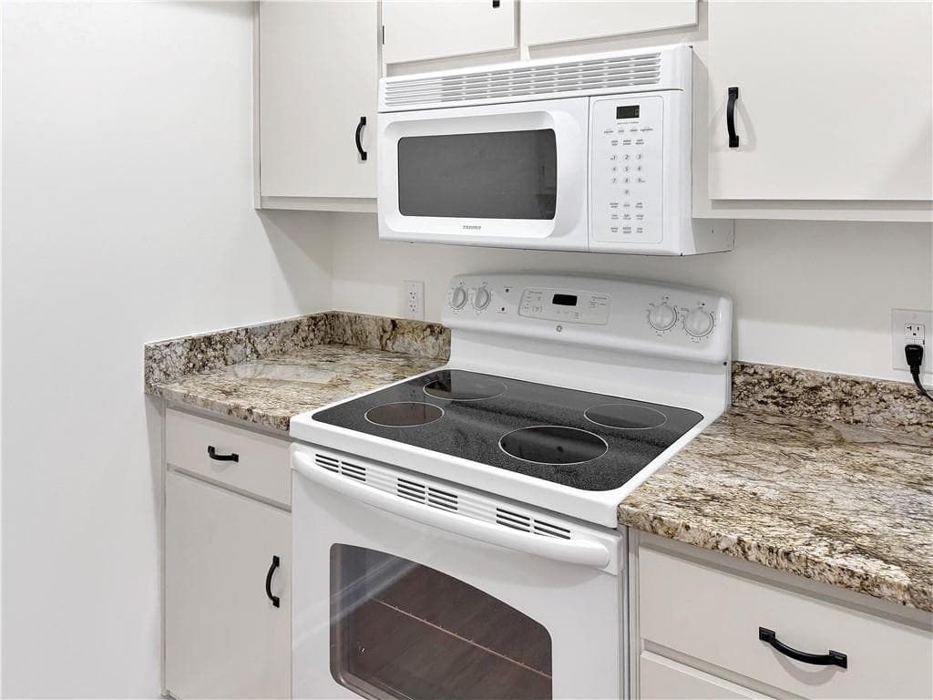 1 bedroom, 1 bathroom, 700 sq ft condominium under contract at 475 Mount Vernon Highway C131, Atlanta, GA 30328 — photo 8