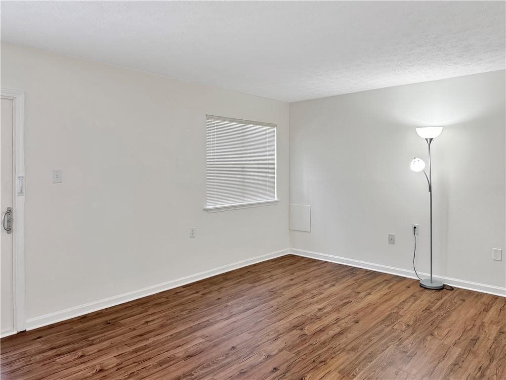 1 bedroom, 1 bathroom, 700 sq ft condominium under contract at 475 Mount Vernon Highway C131, Atlanta, GA 30328 — photo 10