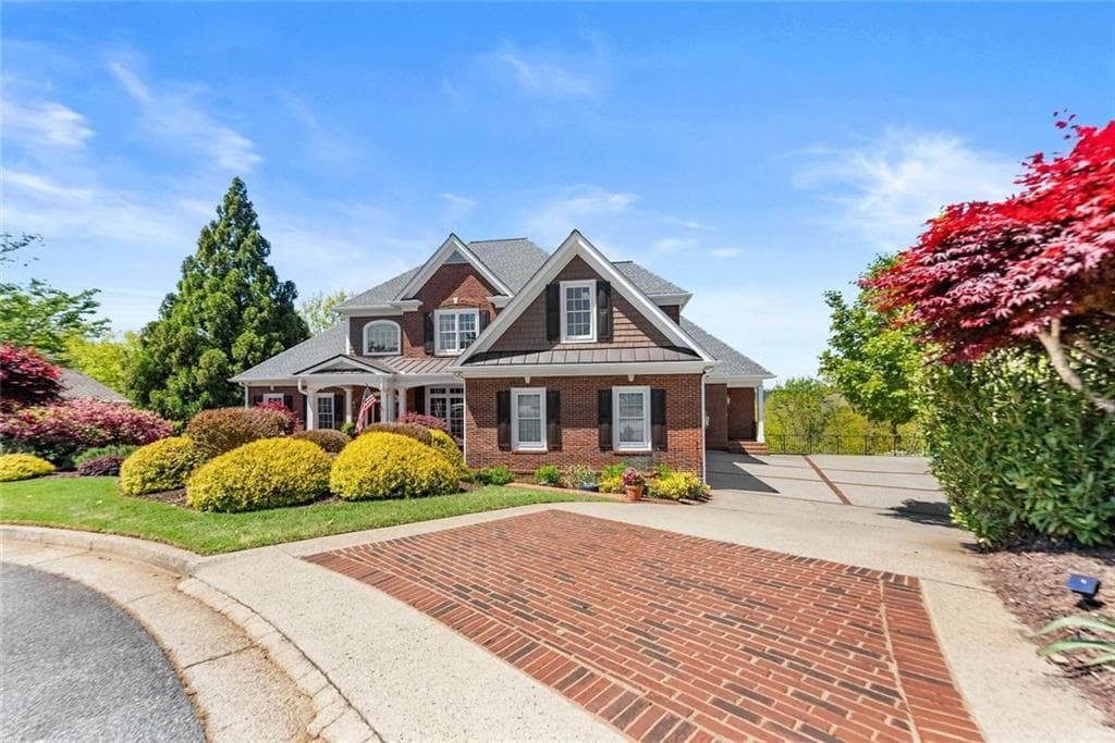 4 bedroom, 5 bathroom, 5,246 sq ft single family residence for sale at 3738 Wavespray Court, Gainesville, GA 30506 — photo 4