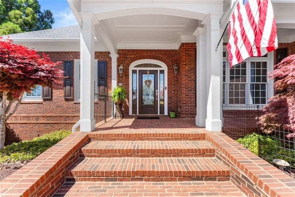 4 bedroom, 5 bathroom, 5,246 sq ft single family residence for sale at 3738 Wavespray Court, Gainesville, GA 30506 — photo 8
