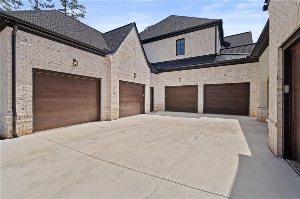 5 bedroom, 6 bathroom, 11,947 sq ft single family residence under contract at 292 Traditions Drive, Alpharetta, GA 30004 — photo 4