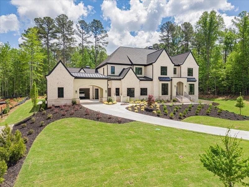 5 bedroom, 6 bathroom, 11,947 sq ft single family residence under contract at 292 Traditions Drive, Alpharetta, GA 30004 — photo 8