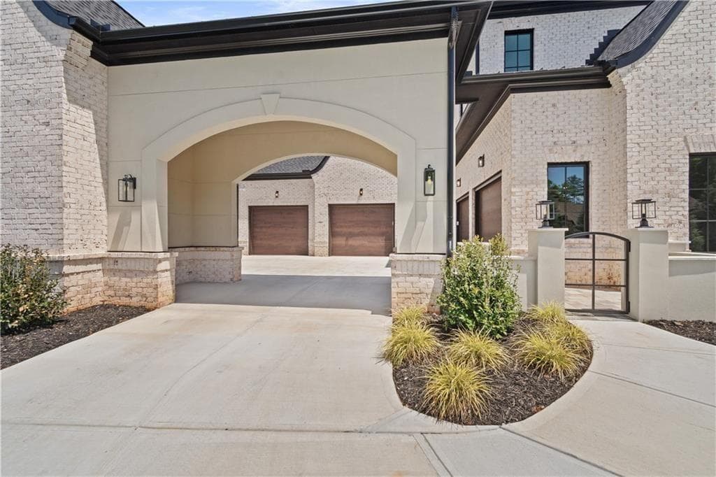 5 bedroom, 6 bathroom, 11,947 sq ft single family residence under contract at 292 Traditions Drive, Alpharetta, GA 30004 — photo 10
