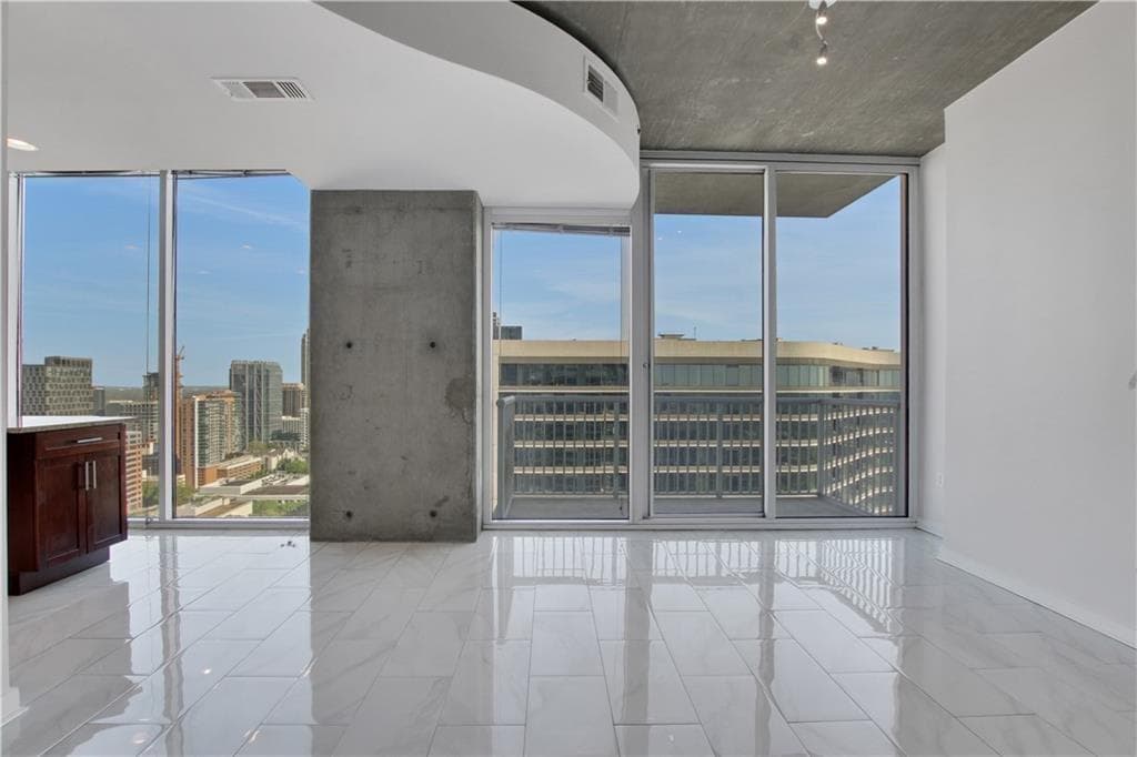 1 bedroom, 1 bathroom, 748 sq ft condominium for sale at 855 Peachtree Street 2812, Atlanta, GA 30308 — photo 5