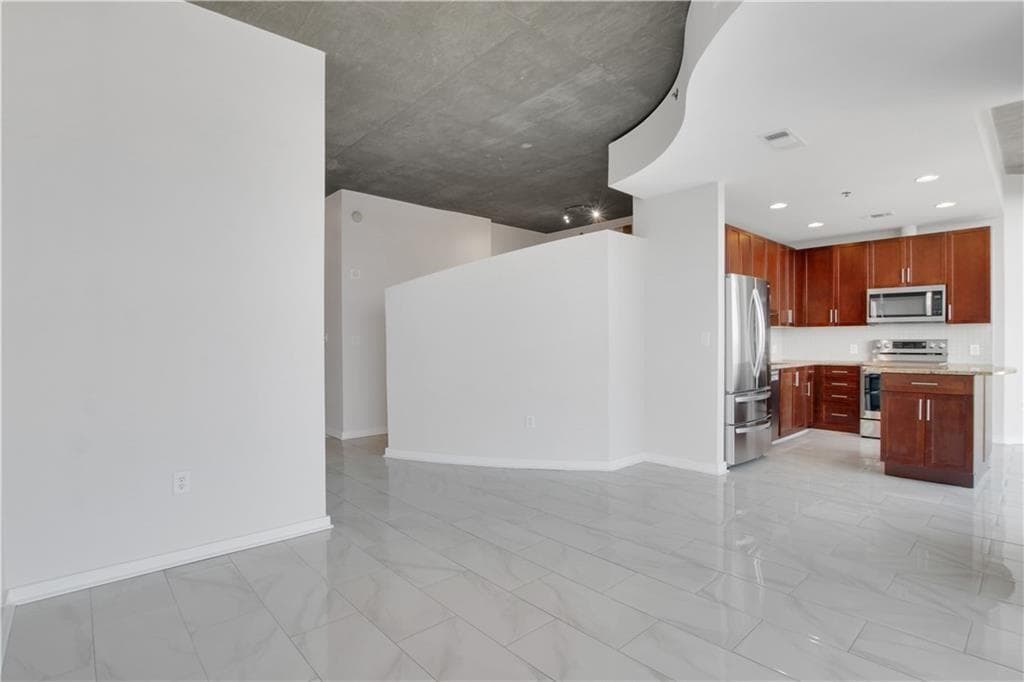 1 bedroom, 1 bathroom, 748 sq ft condominium for sale at 855 Peachtree Street 2812, Atlanta, GA 30308 — photo 8