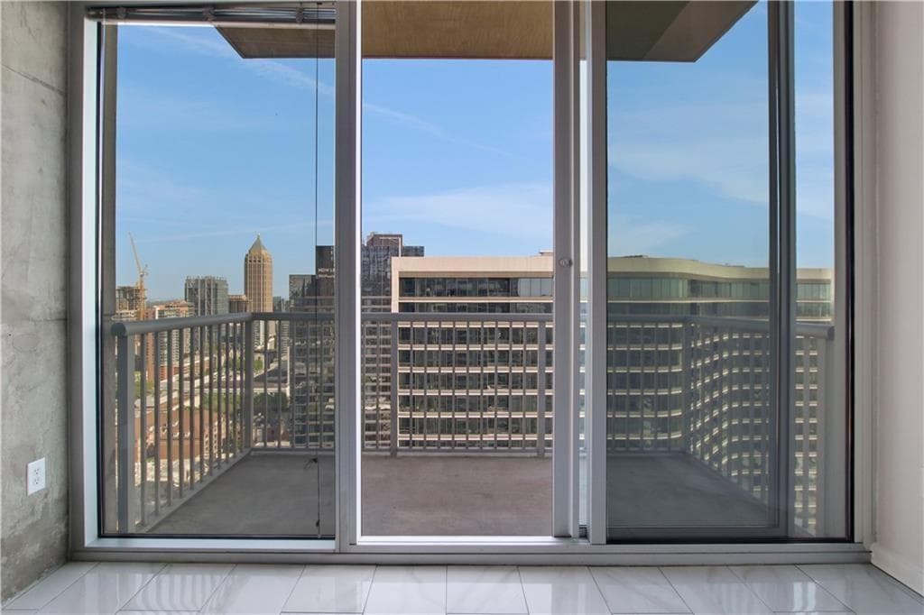 1 bedroom, 1 bathroom, 748 sq ft condominium for sale at 855 Peachtree Street 2812, Atlanta, GA 30308 — photo 6