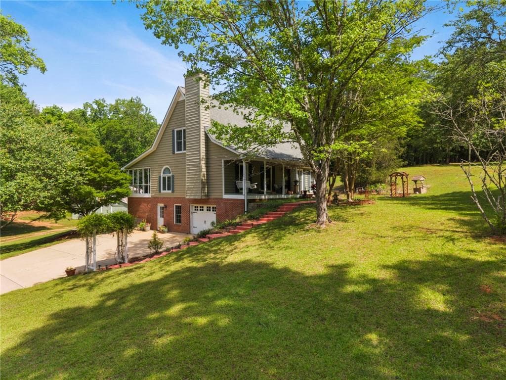 3 bedroom, 4 bathroom, 1,836 sq ft single family residence for sale at 1521 Aiken Chafin Lane, Mcdonough, GA 30252
