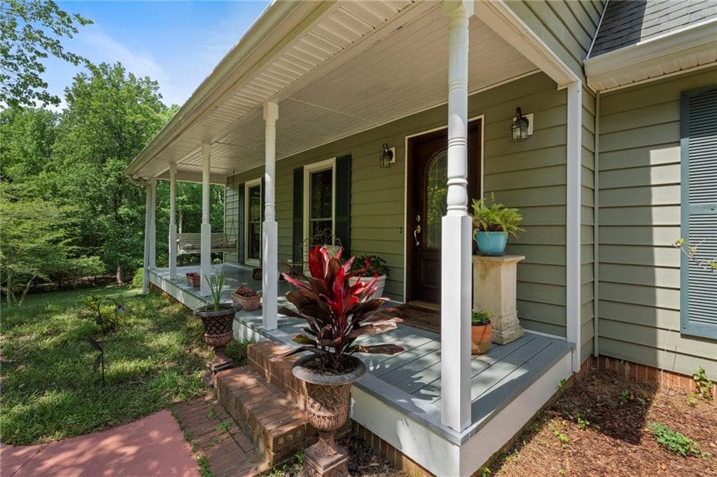 3 bedroom, 4 bathroom, 1,836 sq ft single family residence for sale at 1521 Aiken Chafin Lane, Mcdonough, GA 30252 — photo 5