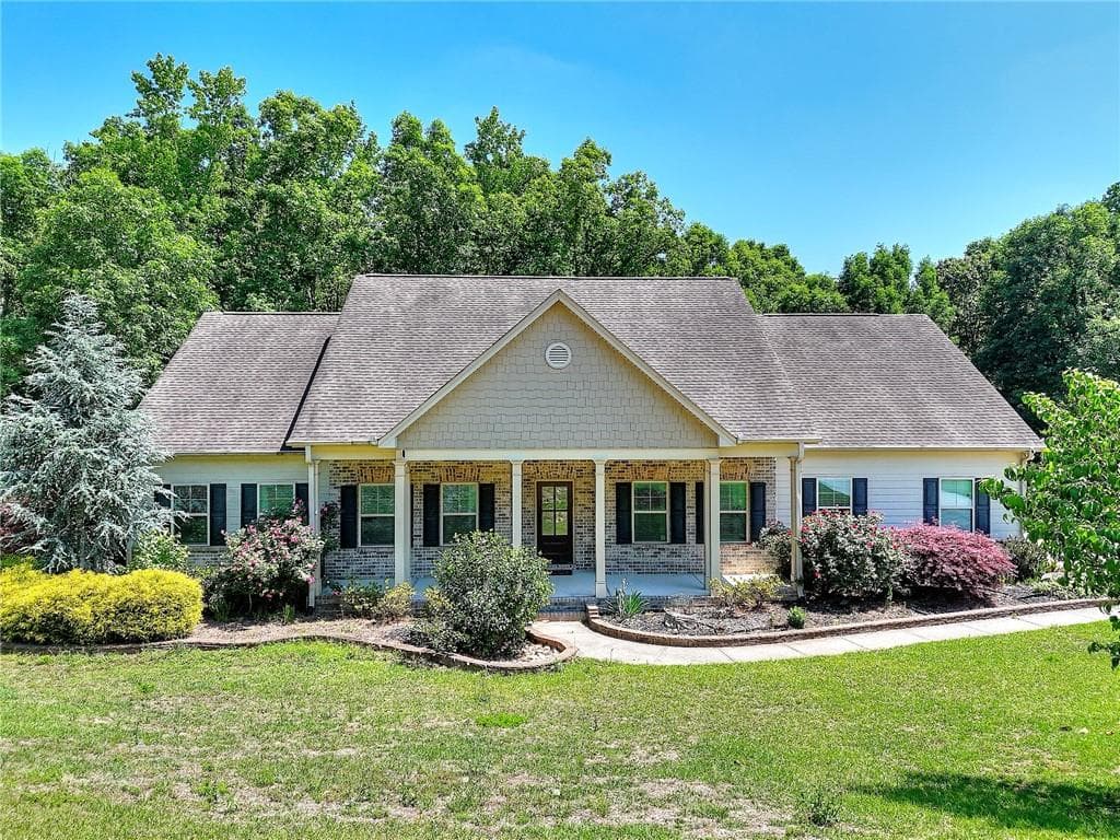 5 bedroom, 3 bathroom, 2,415 sq ft single family residence sold at 1079 Monticello Drive, Monroe, GA 30655