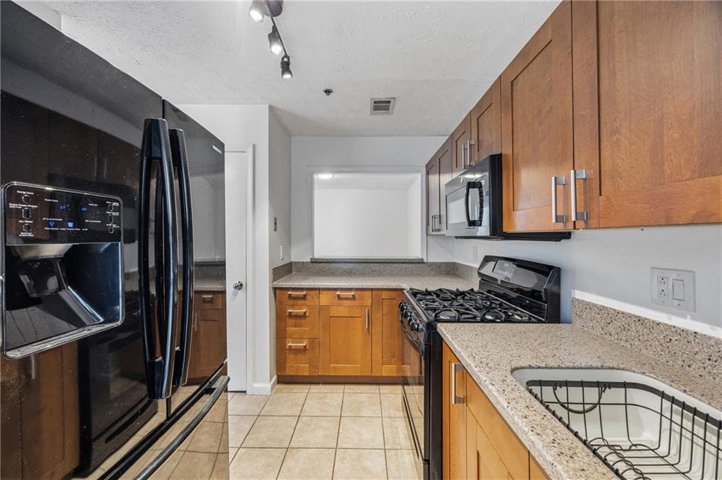 2 bedroom, 1 bathroom, 1,109 sq ft condominium for sale at 2006 Cumberland Court, Smyrna, GA 30080 — photo 6
