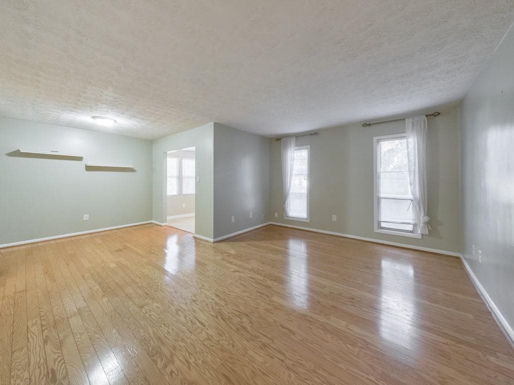 2 bedroom, 2 bathroom, 748 sq ft condominium for rent at 5155 Roswell Road 1, Atlanta, GA 30342 for $1,500 a month — photo 4