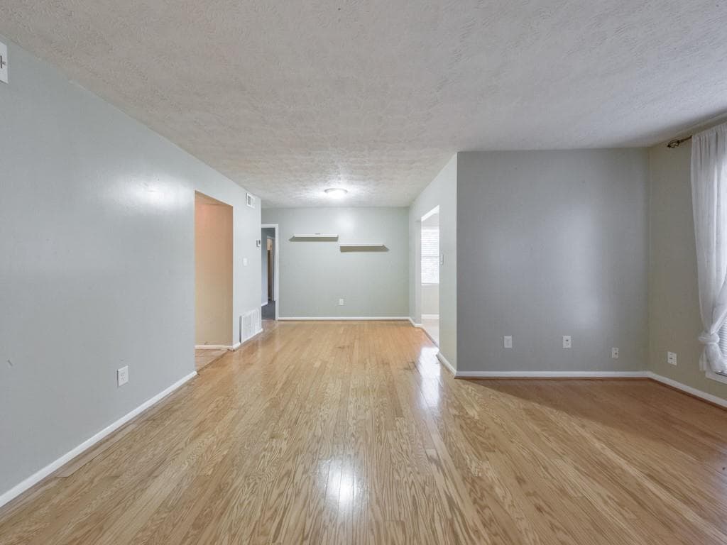 2 bedroom, 2 bathroom, 748 sq ft condominium for rent at 5155 Roswell Road 1, Atlanta, GA 30342 for $1,500 a month — photo 5