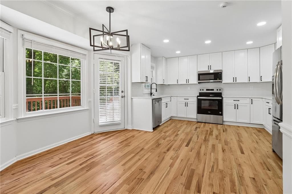 5 bedroom, 4 bathroom, 3,654 sq ft single family residence under contract at 2270 Rushmore Drive, Marietta, GA 30062 — photo 8