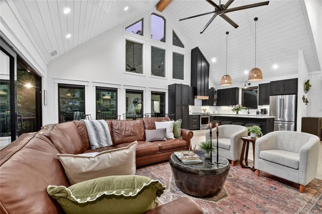 3 bedroom, 5 bathroom, 2,720 sq ft single family residence under contract at 819 Hap Holt Road, Ellijay, GA 30540 — photo 6