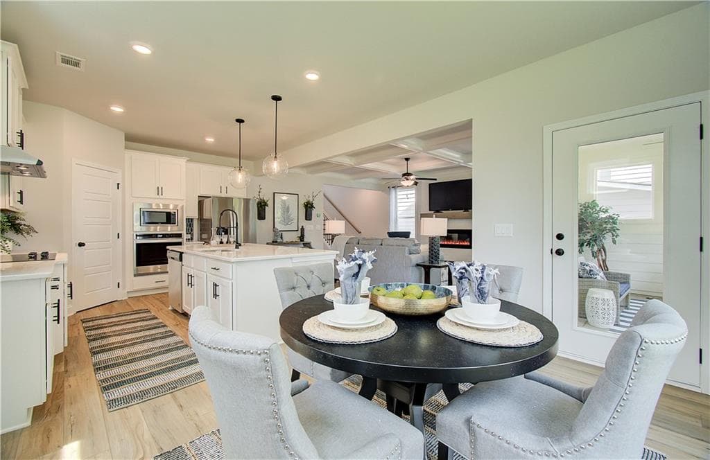 4 bedroom, 3 bathroom, 2,537 sq ft single family residence for sale at 31 Butternut Way, Auburn, GA 30011 — photo 7