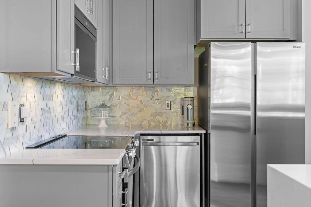 2 bedroom, 2 bathroom, 1,360 sq ft condominium for sale at 3235 Roswell Road 604, Atlanta, GA 30305 — photo 8